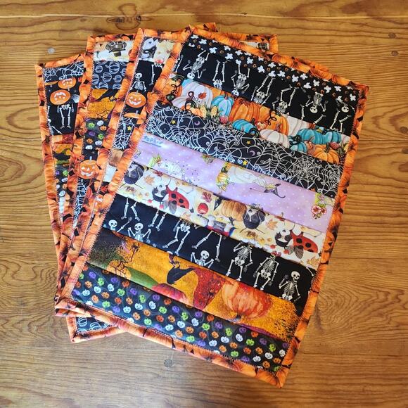 Handmade Other - VTG HANDMADE HALLOWEEN PLACEMATS SET 4 QUILTED KITCHEN TABLE DECOR PADDED EUC